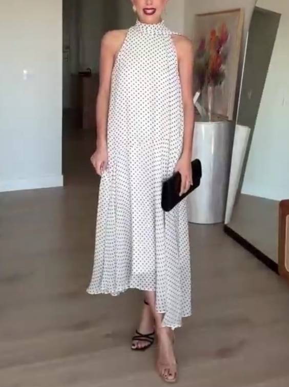 Robe à pois à ourlet irrégulier