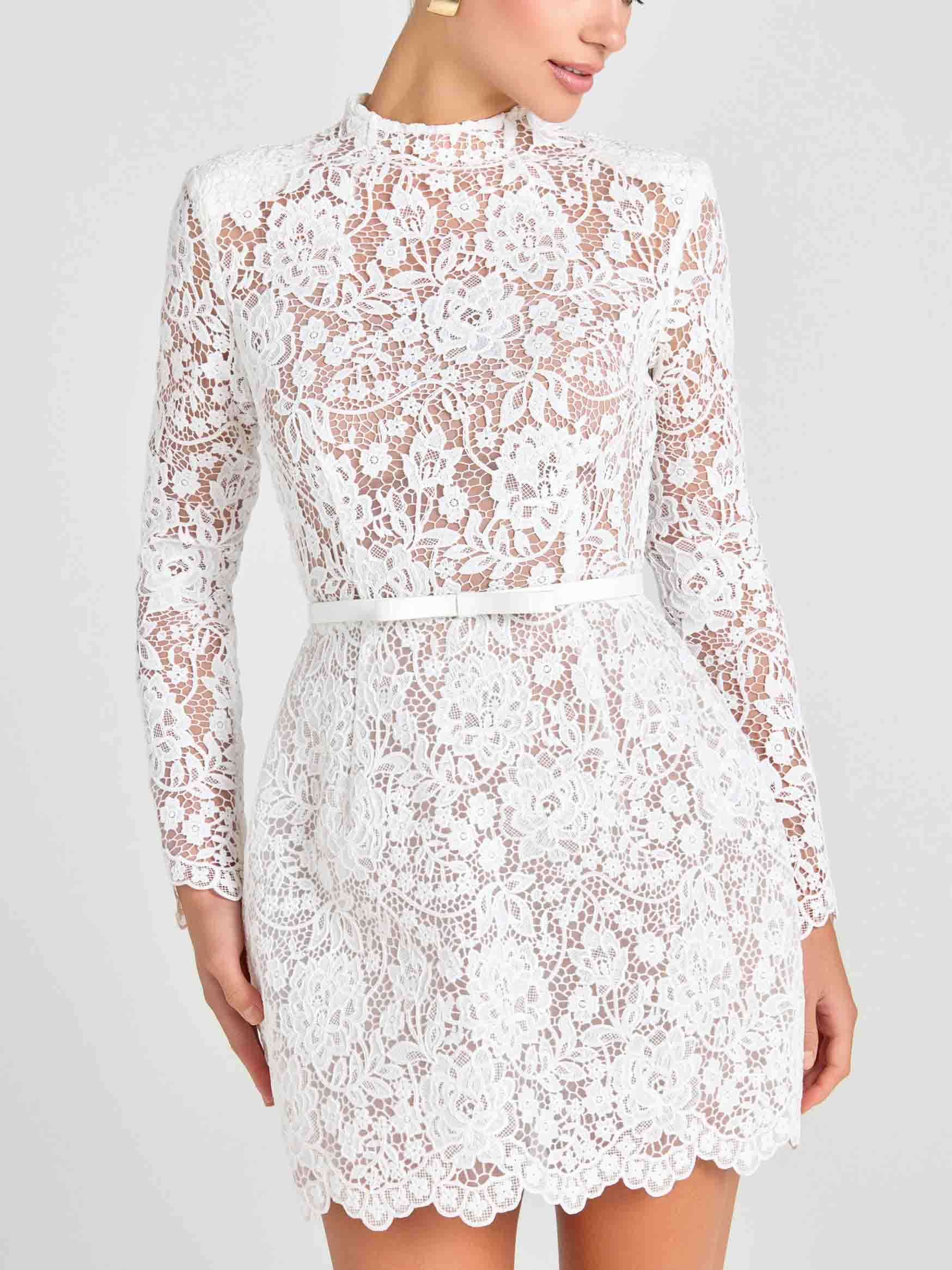 Elegantes kurzärmliges Minikleid aus floraler Spitze
