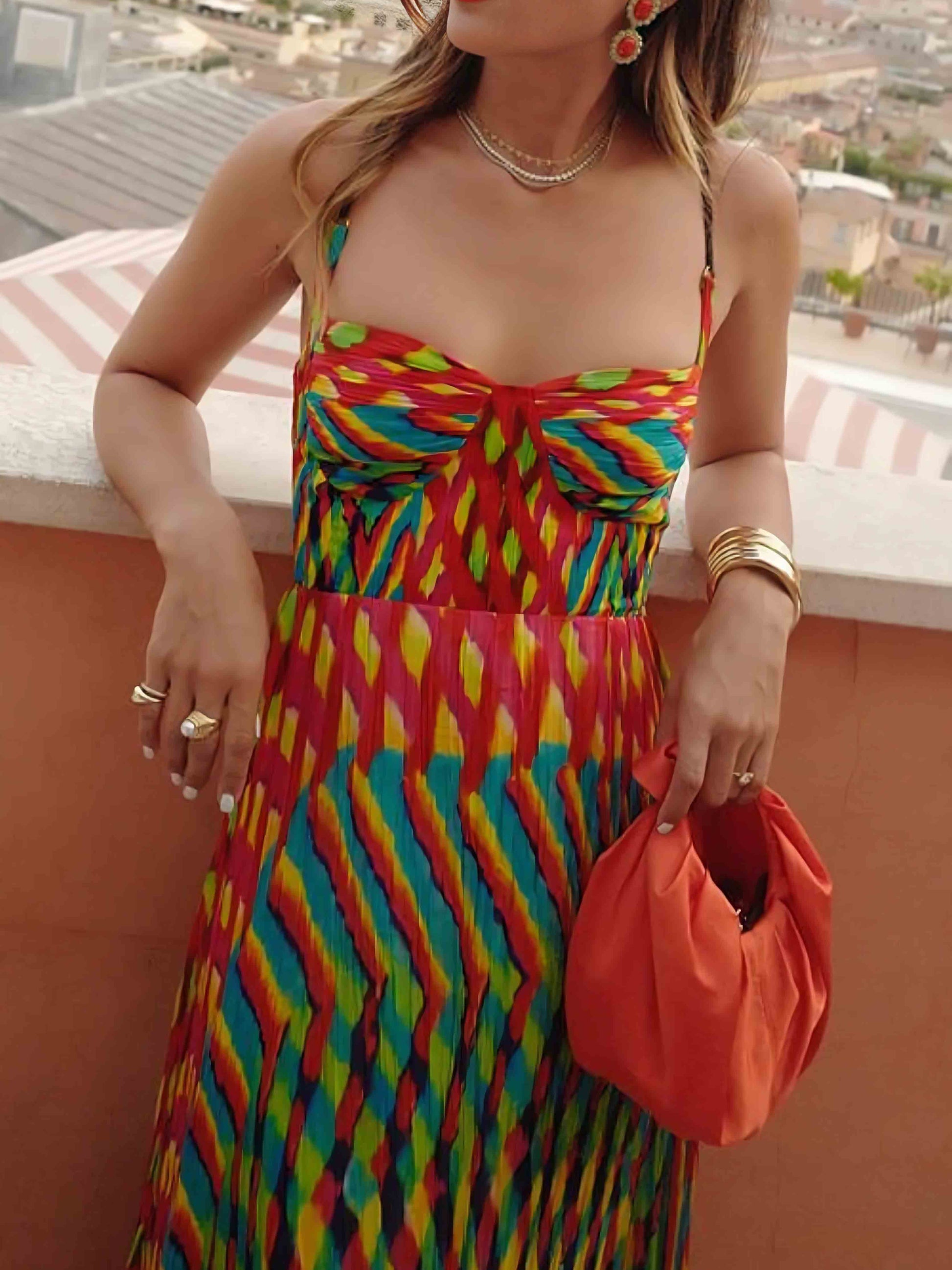 Elegantes Maxikleid in A-Linie mit personalisiertem Maldruck