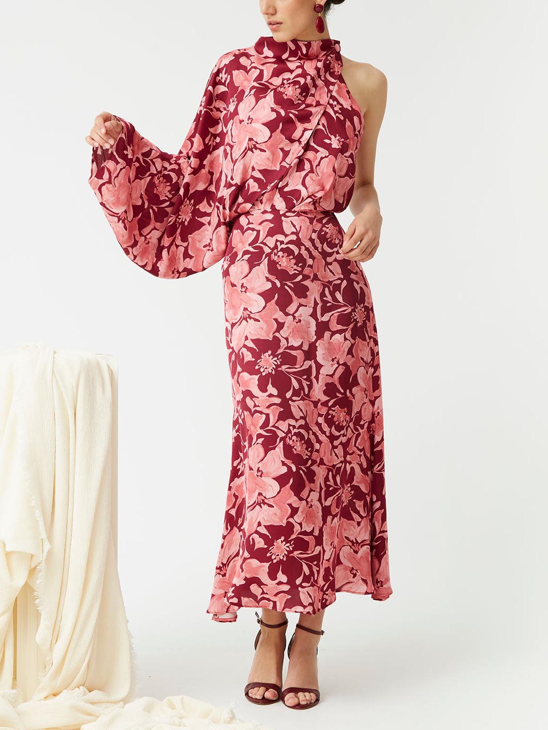 Robe midi élégante à imprimé floral peint