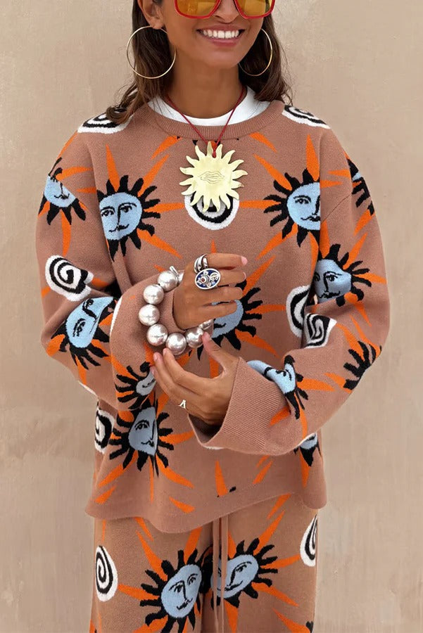 Mediterraner Kunststrickpullover mit einzigartigem Sonnenwirbel-Print, langärmelig, entspannt