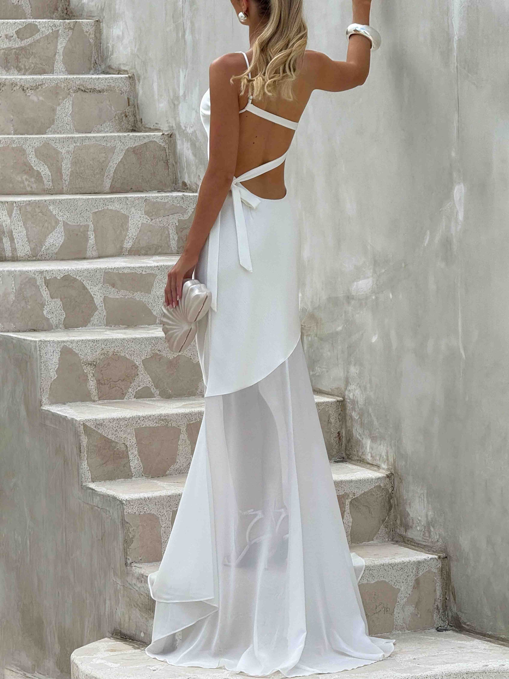 Elegantes Maxikleid mit einer Schulter und transparentem Saum