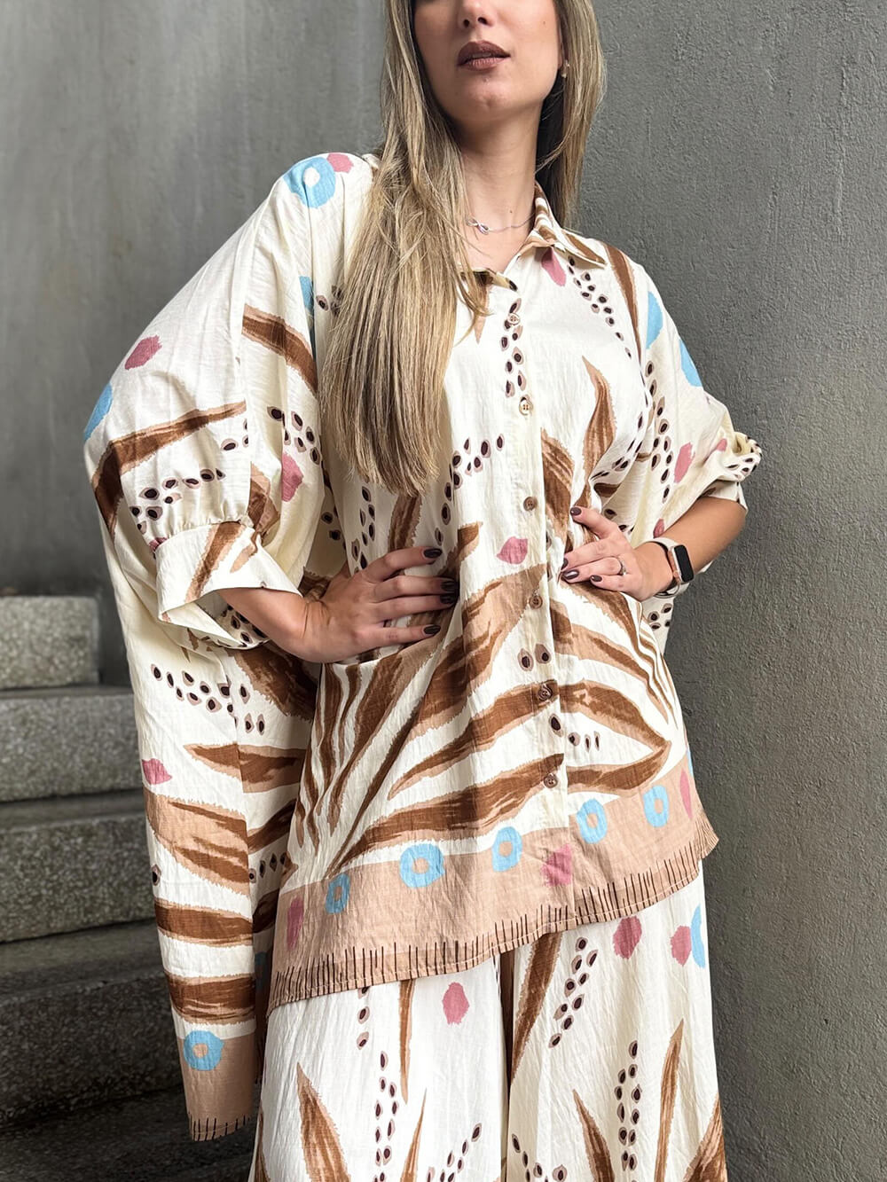 Chemise boutonnée surdimensionnée à manches tombantes et imprimé bohème unique