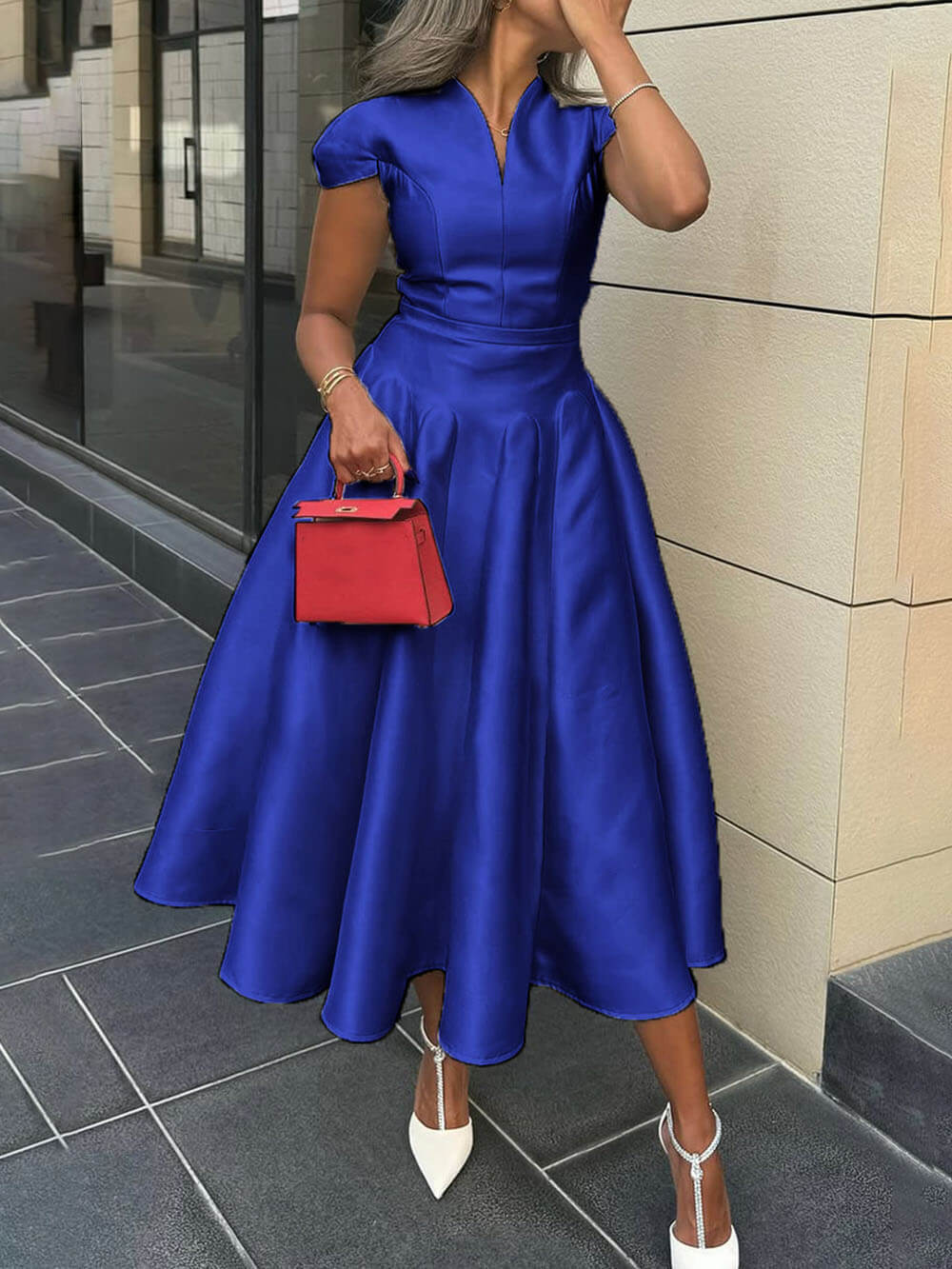 Robe mi-longue plissée élégante à col en V et taille haute
