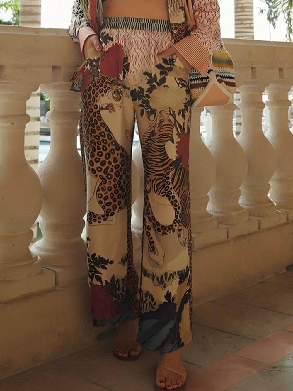 Einzigartige Hose mit elastischer Taille und tropischem Dschungel-Tiger-Print