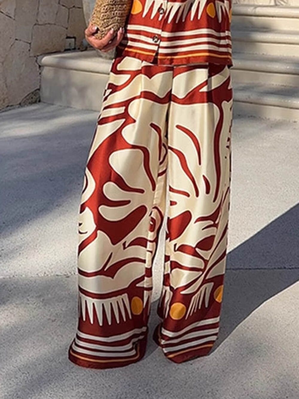 Einzigartige bedruckte Satinhose mit hoher Taille und weitem Bein