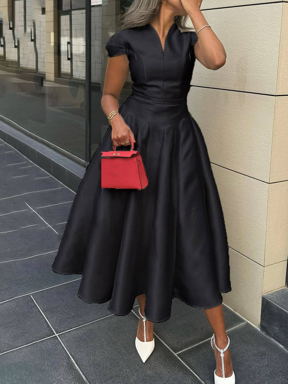 Robe mi-longue plissée élégante à col en V et taille haute