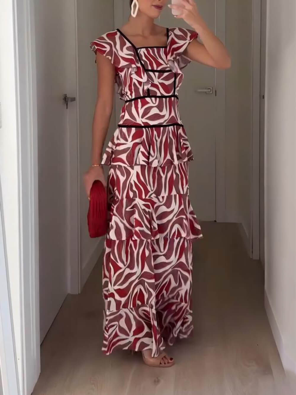 Robe longue rétro unique à imprimé superposé et bordure à volants contrastés