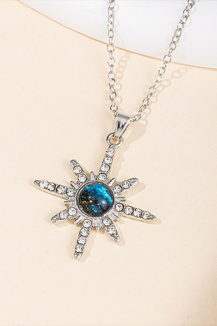 Fashionable Rhinestone Decor Geometric Star Pendant Alloy Necklace