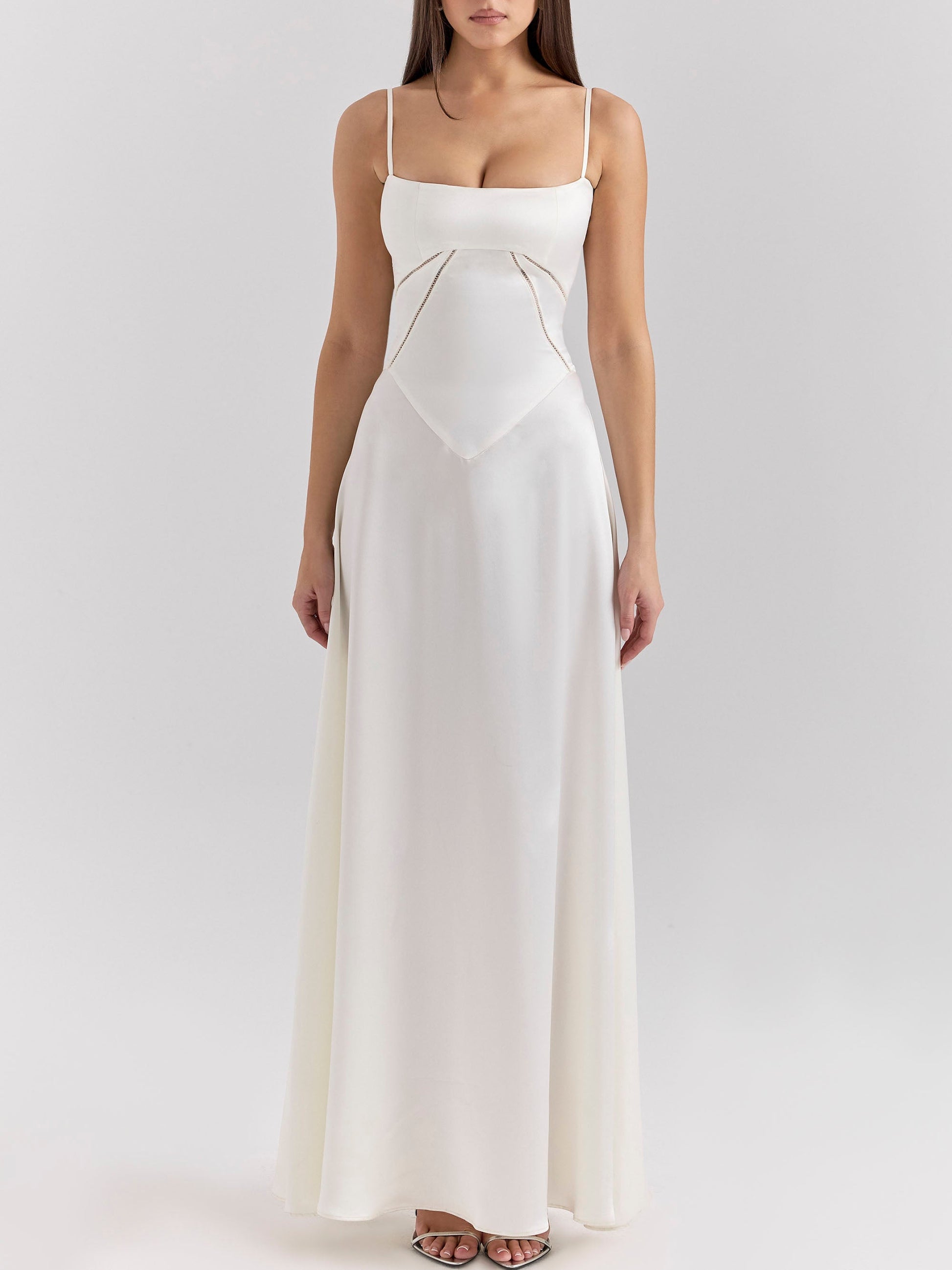 Elegantes, schmales, rückenfreies Abendkleid im Maxi-Stil mit französischer Krawatte