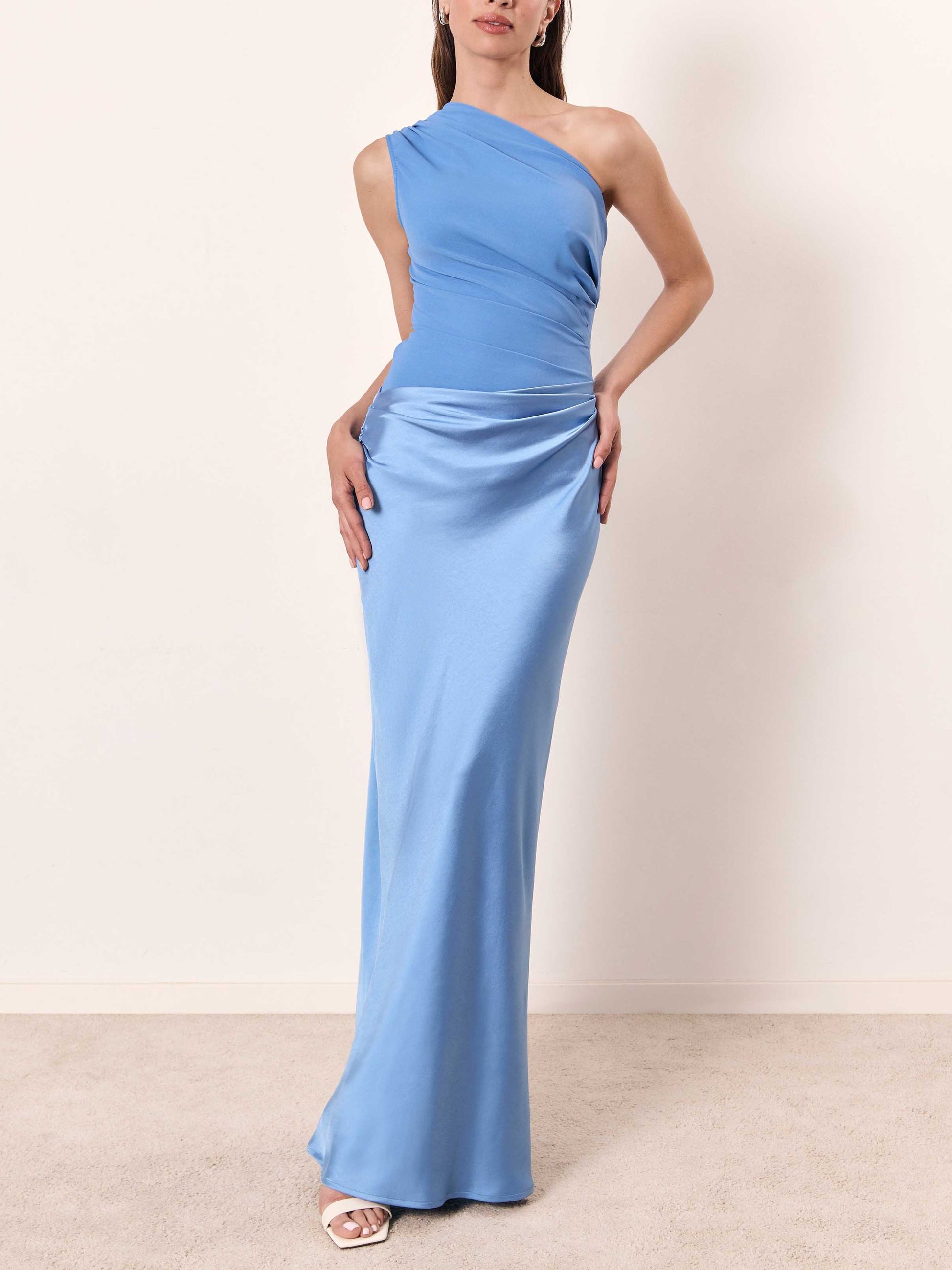 Elegantes Party-Maxikleid mit One-Shoulder-Ausschnitt und Plissee