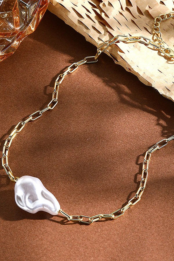 Elegant and Versatile Baroque Pearl Necklace 2 one size