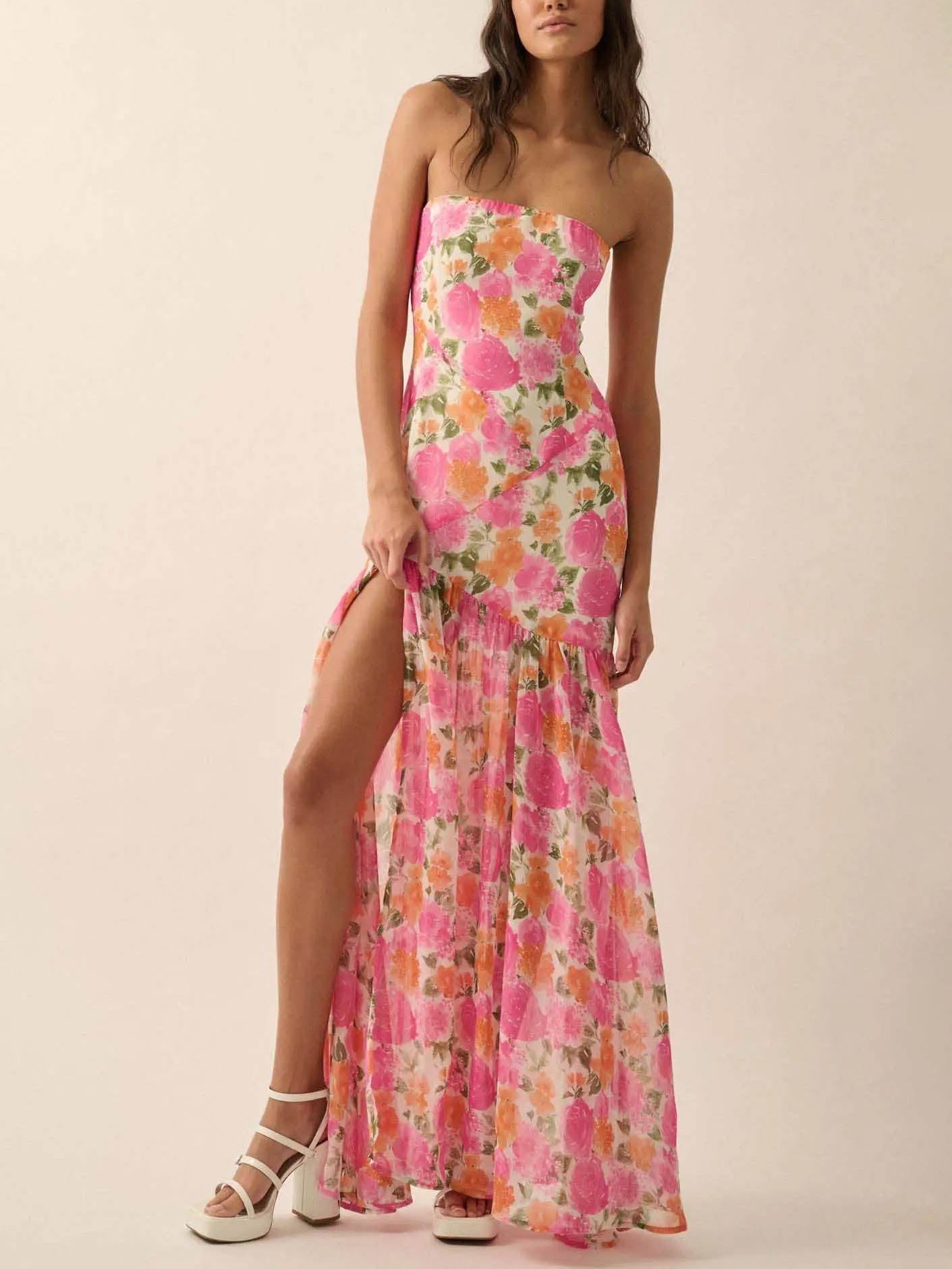 Robe longue romantique sans bretelles à fleurs fendues