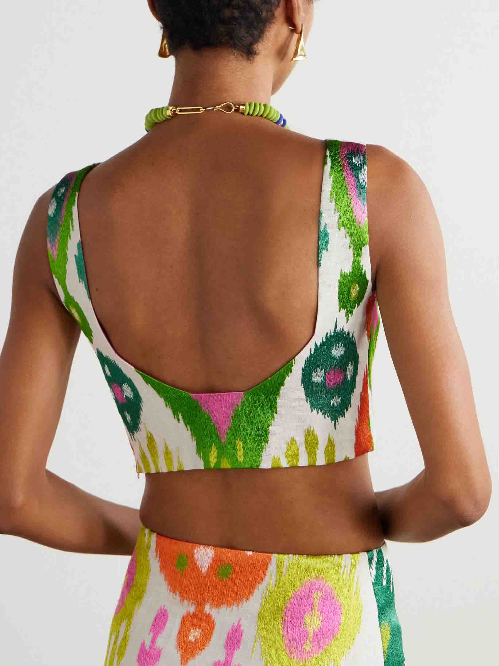 Ärmelloses Crop-Top mit lebhaftem Ikat-Print