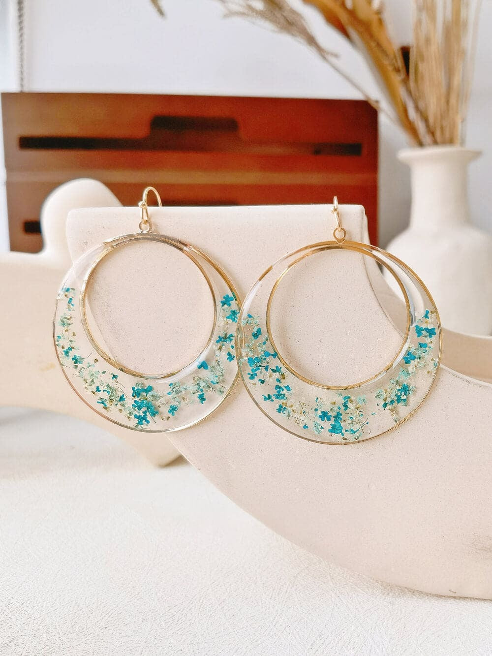 Queen Anne Lace Dried Flowers Large Hoop Earrings Blue one size
