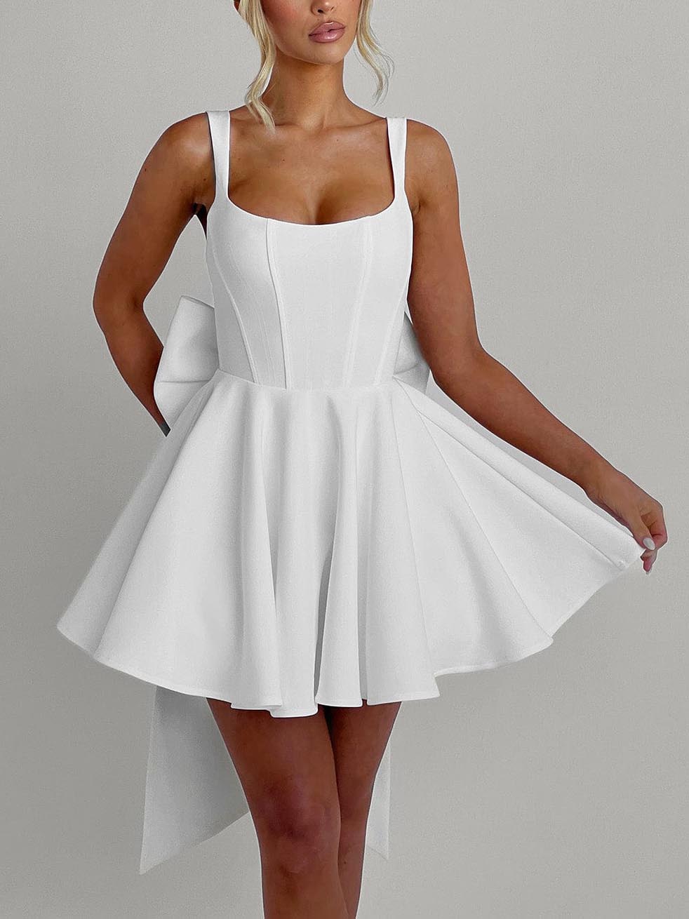 Elegantes A-Linien-Minikleid mit quadratischem Ausschnitt und Schleife