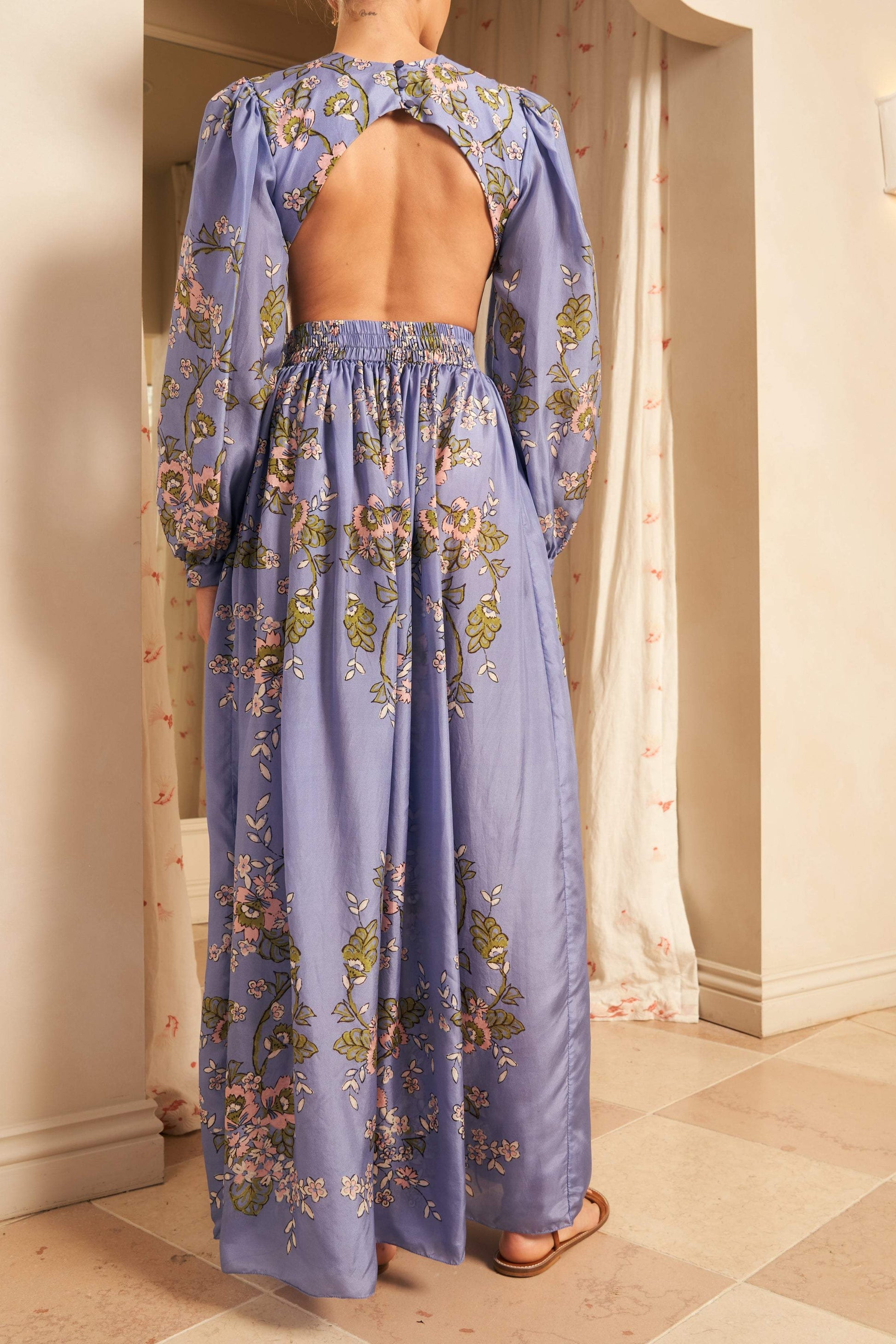 Robe longue ajourée à imprimé floral exquis