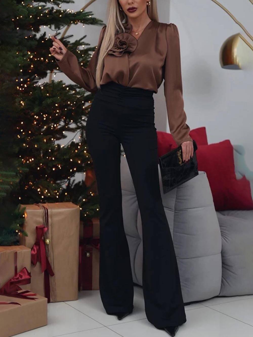 Elegantes Langarmhemd aus Satin mit V-Ausschnitt und Blumenverzierung