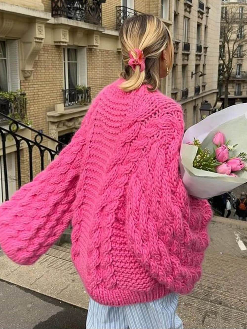 Lässiger und vielseitiger süßer Pullover mit Trompetenärmeln und Zopfmuster