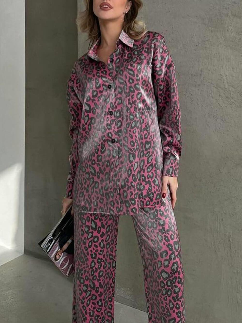 Einzigartiges Set aus langärmligem Oberteil mit Leopardenmuster und lockerer Hose mit elastischer Taille und Bindegürtel