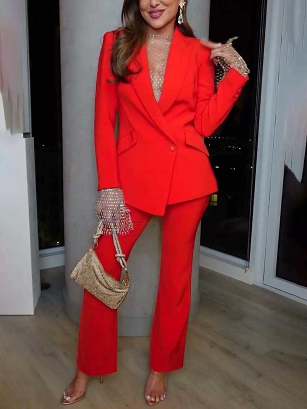 Einzigartiges Set aus Blazer mit einem Revers und elastischer Taille mit Taschen und gerader Anzughose