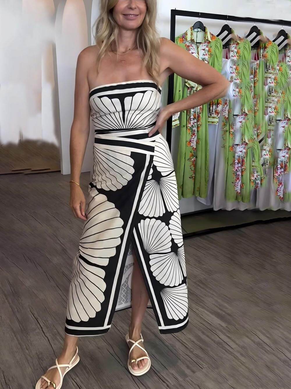 Robe mi-longue à épaules dénudées et imprimé floral unique et magnifique