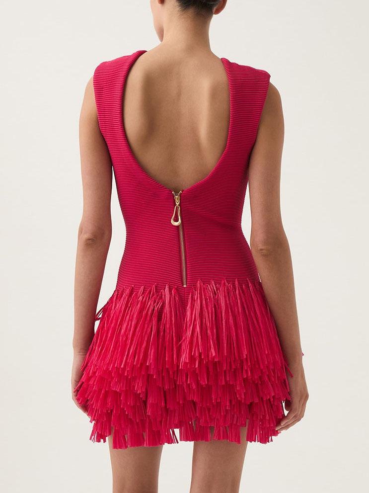 Elegantes Minikleid aus Raffia-Strick mit Fransen