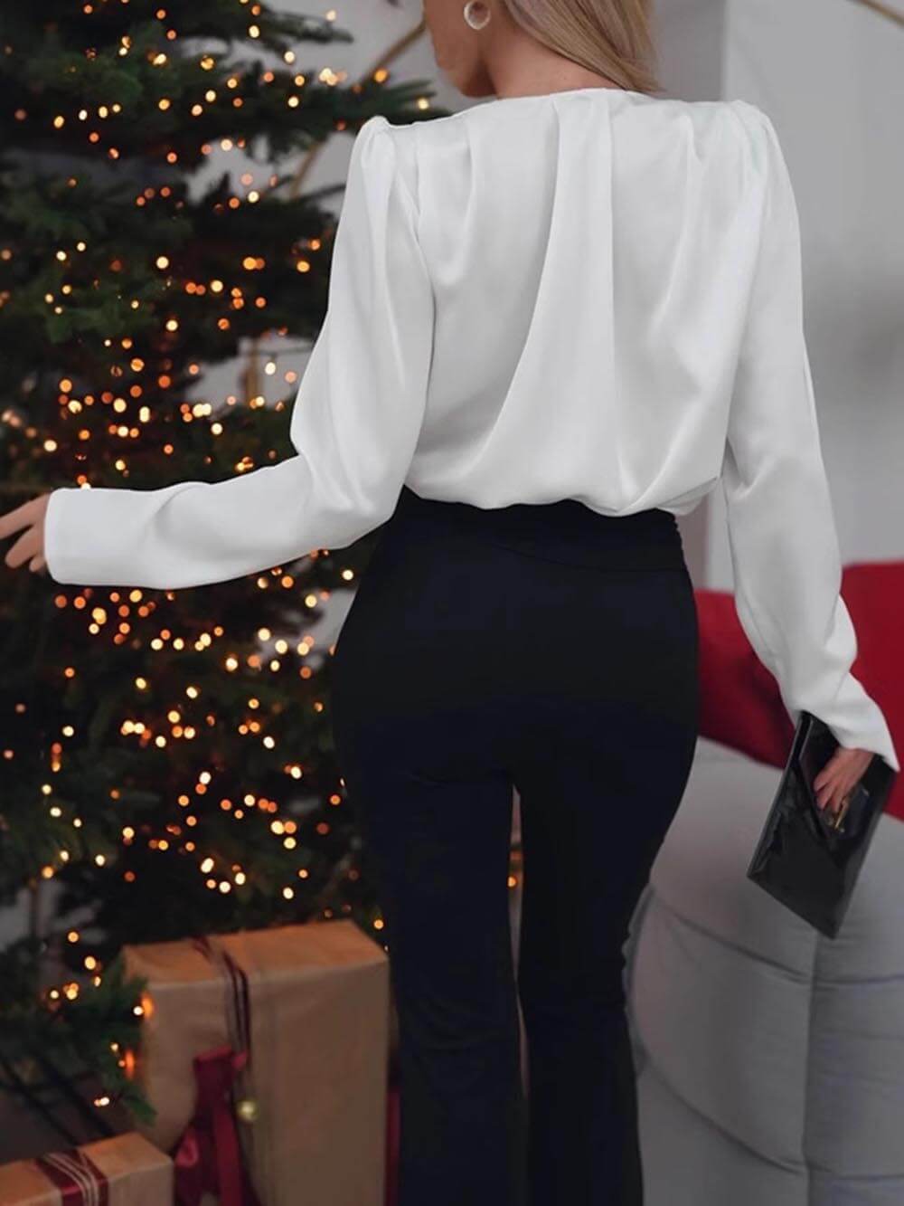 Elegantes Langarmhemd aus Satin mit V-Ausschnitt und Blumenverzierung