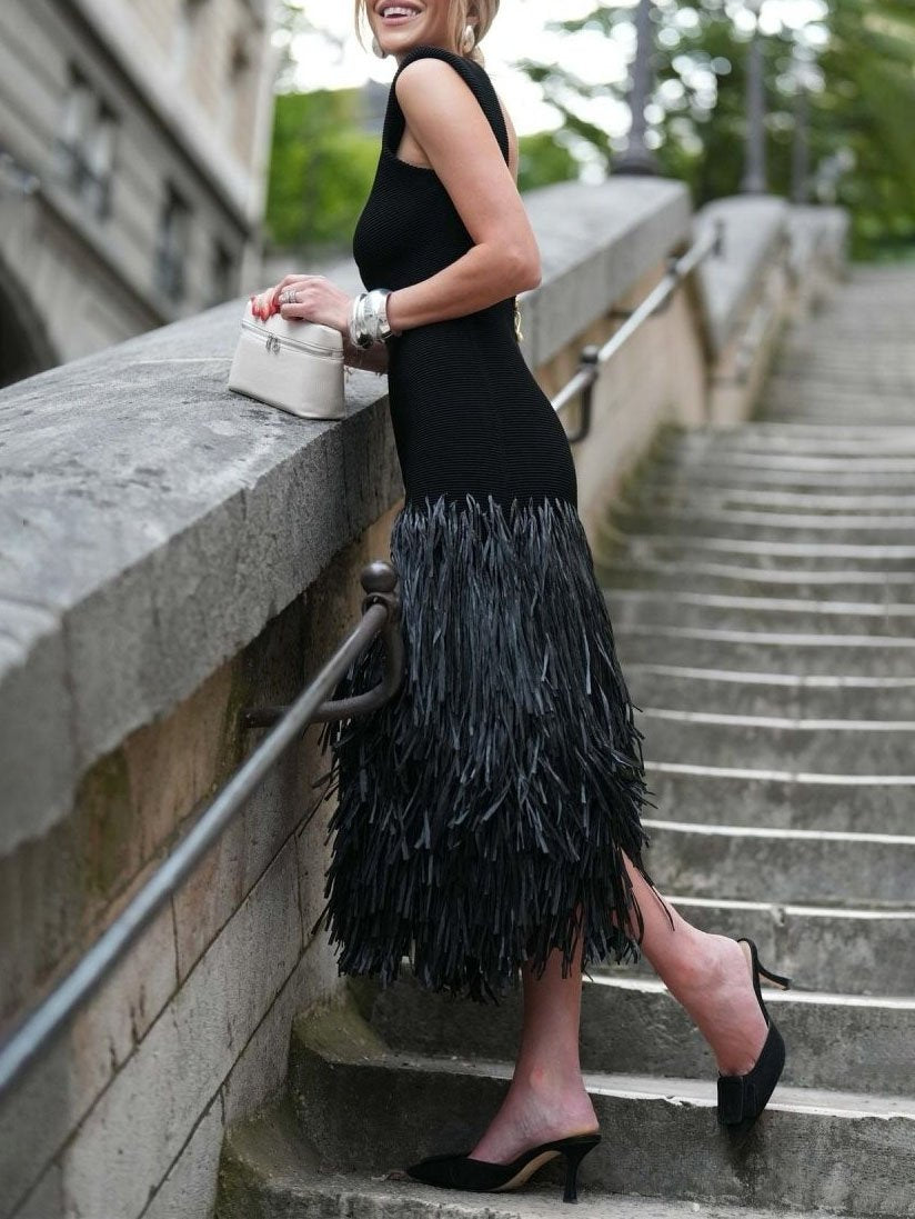 Robe midi élégante à franges en raphia