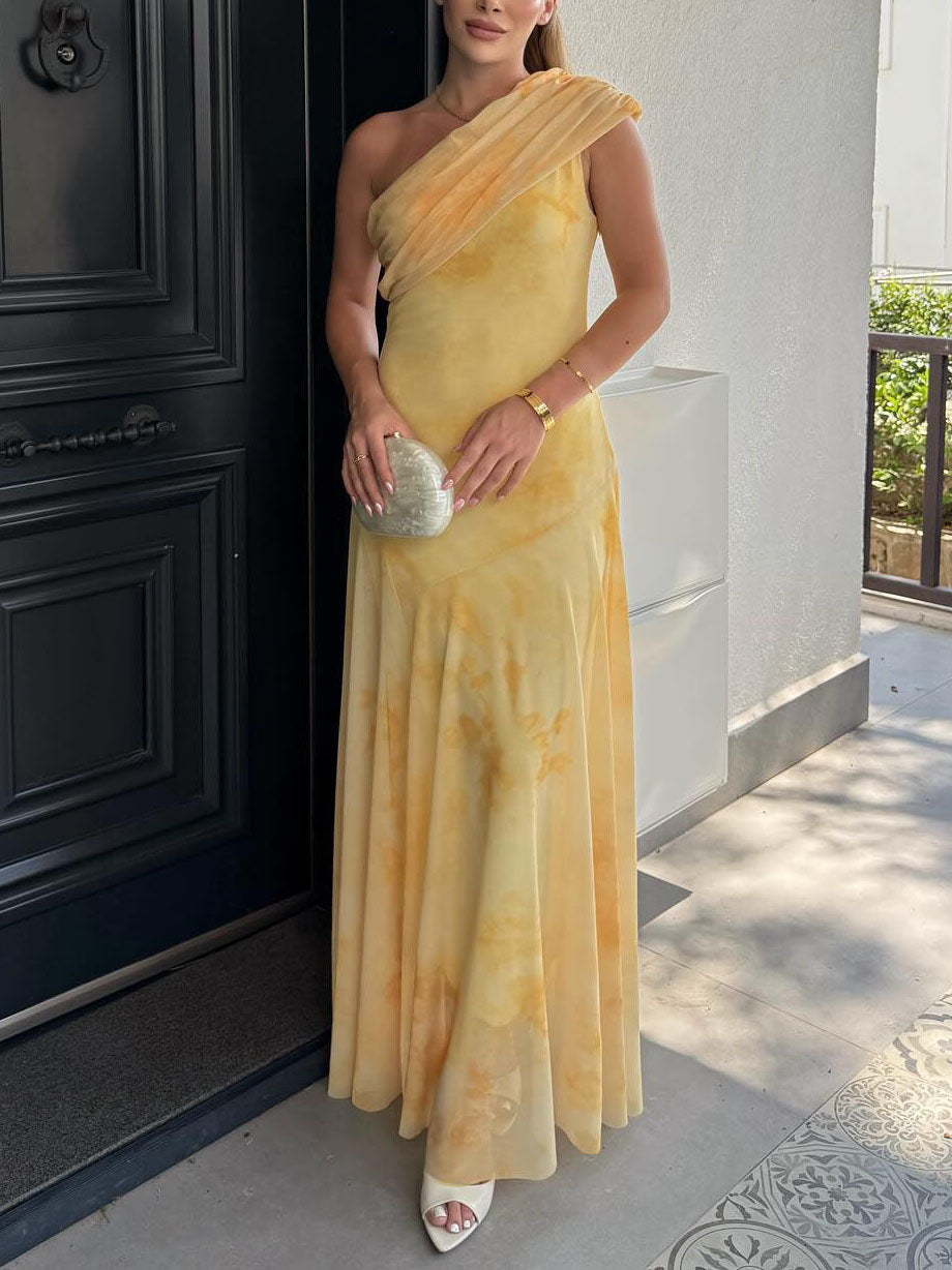Maxikleid mit Batikmuster und One-Shoulder-Ärmeln aus Netzstoff