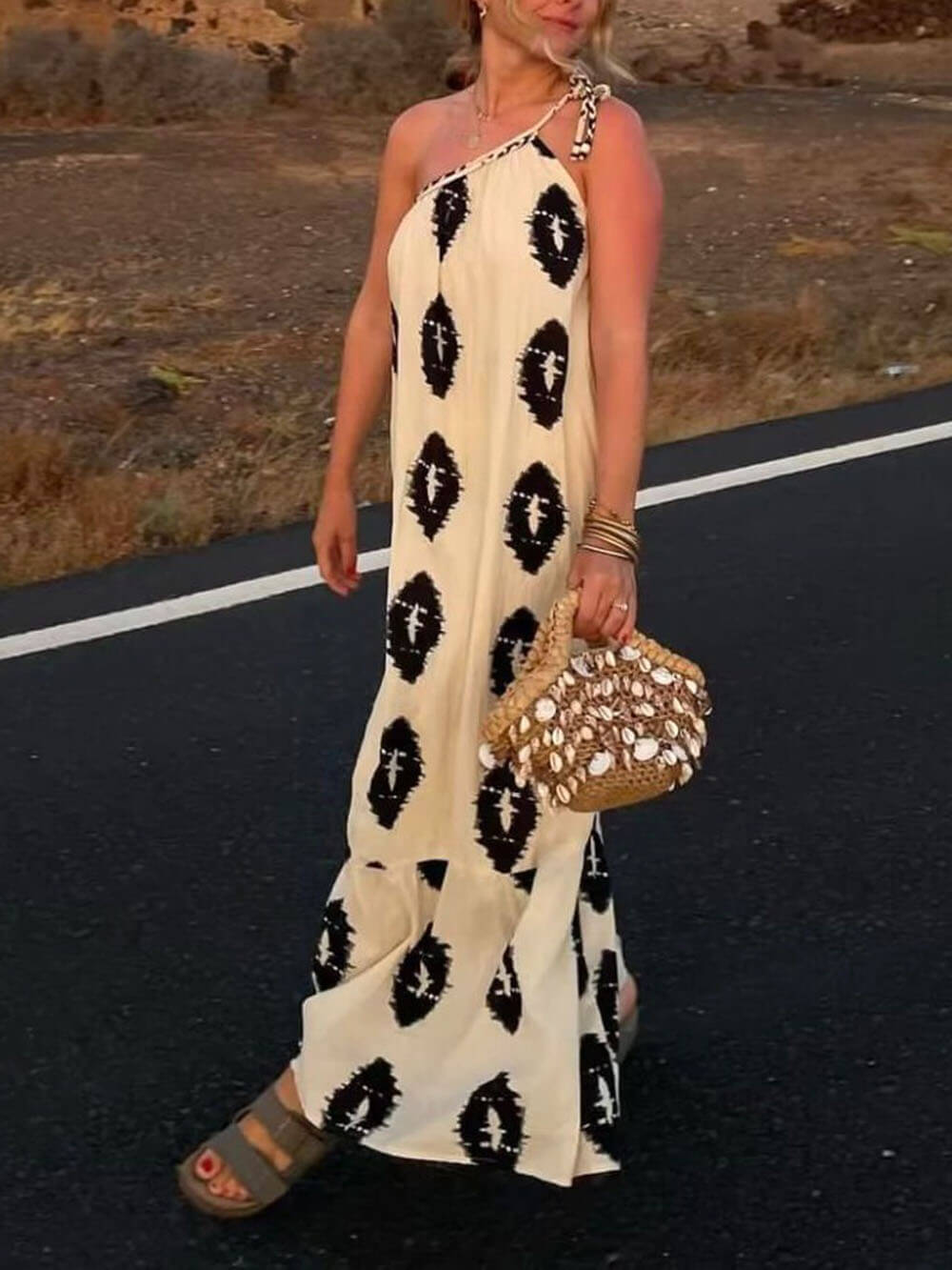Sunshine – Lockeres Maxikleid mit One-Shoulder-Träger und Ethno-Print