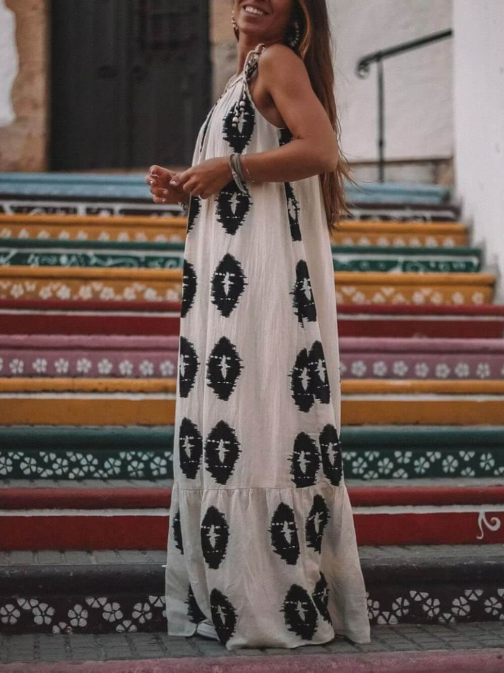 Sunshine – Lockeres Maxikleid mit One-Shoulder-Träger und Ethno-Print