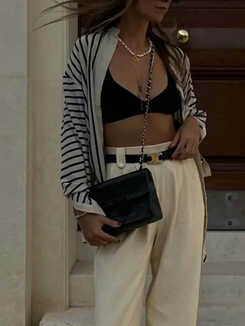 Elegante, lässige Blusen aus gestreiftem Satin mit Rundhalsausschnitt