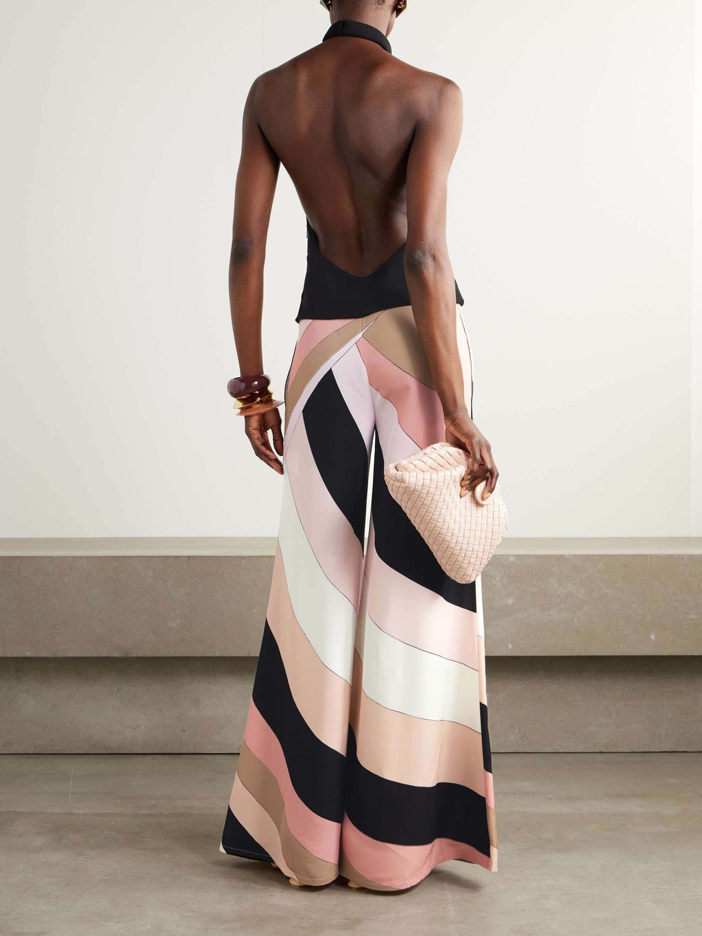 Combinaison élégante à rayures et col licou