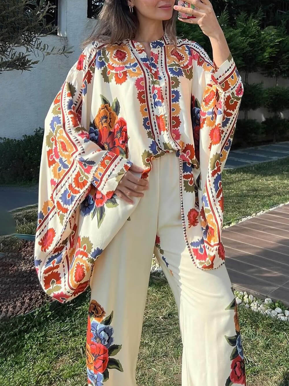 Einzigartige Hose mit weitem Bein und Ethno-Print und elastischer Taille