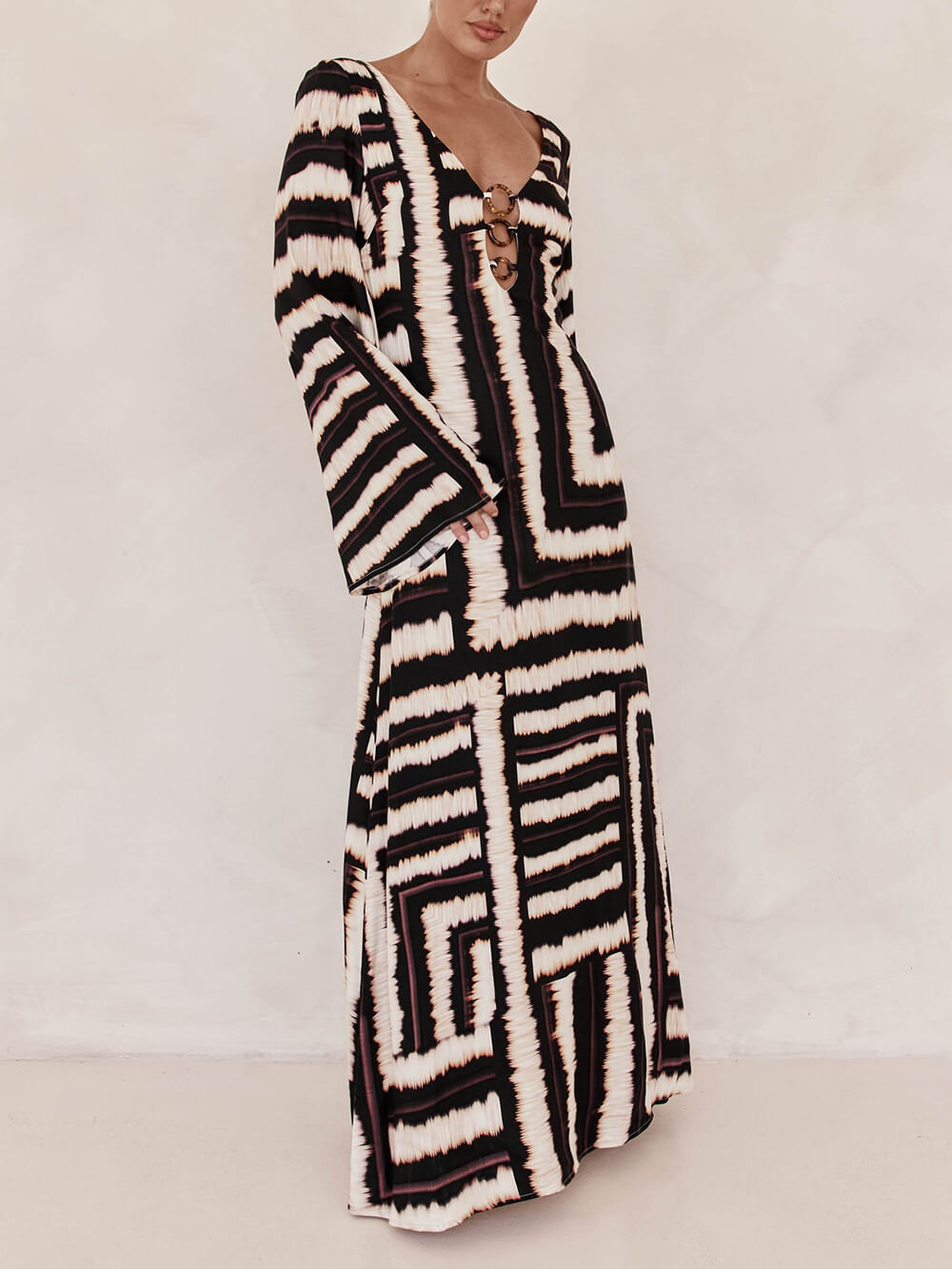 Robe longue imprimée style bohème unique avec anneau noué en V