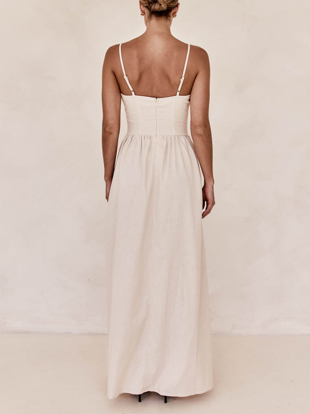 Sunset – Ärmelloses Maxikleid mit Hosenträgern und plissiertem Einsatz