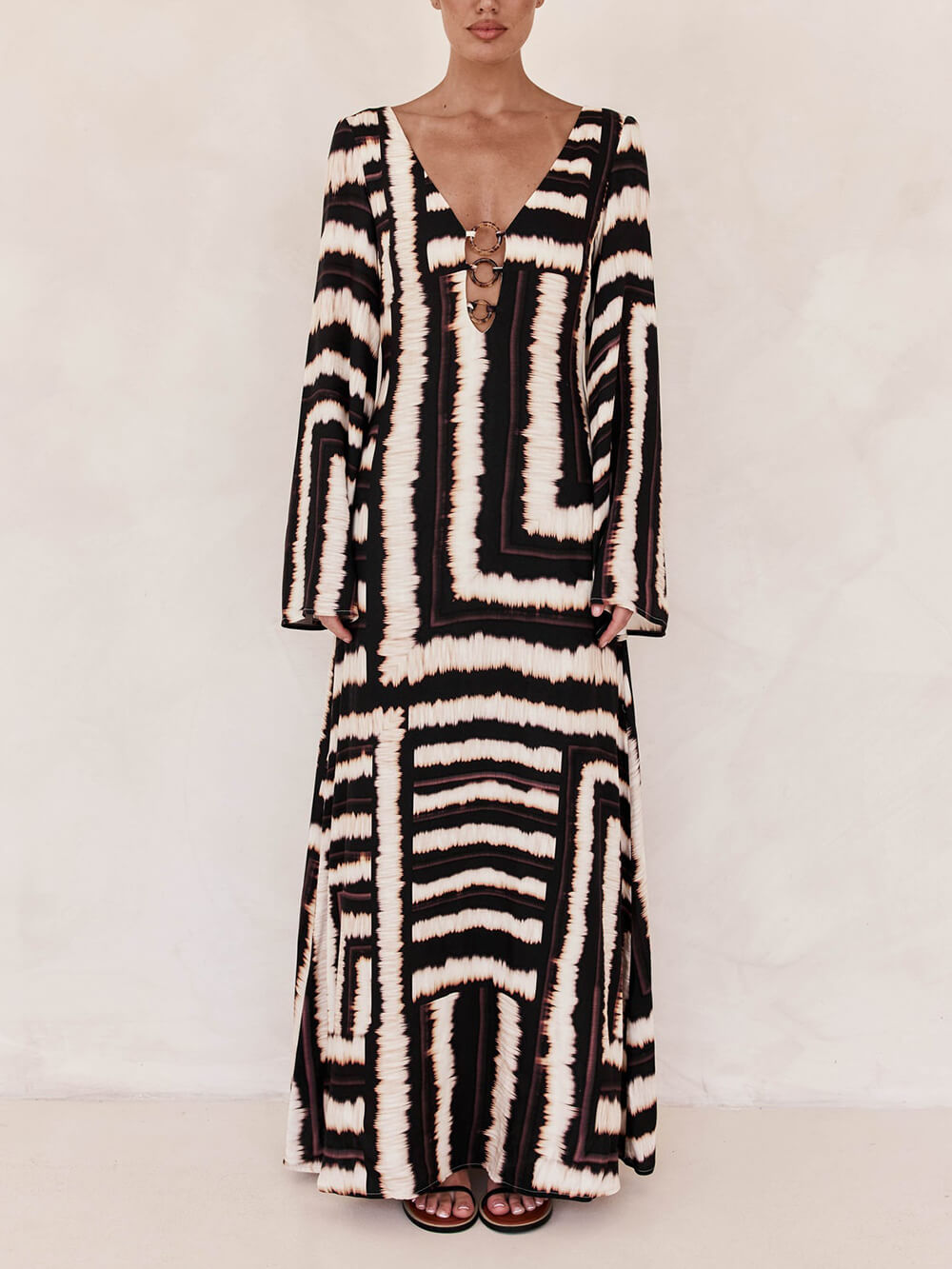 Robe longue imprimée style bohème unique avec anneau noué en V