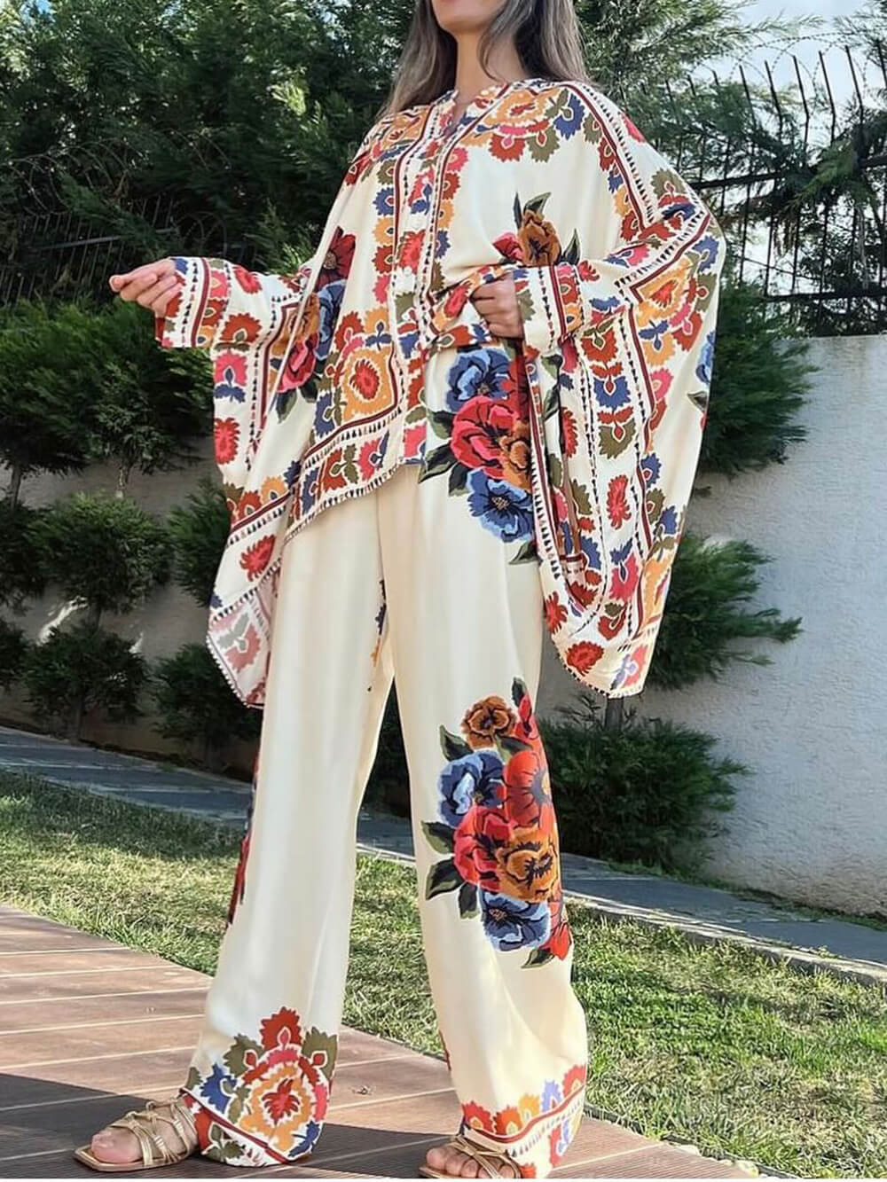 Einzigartige Hose mit weitem Bein und Ethno-Print und elastischer Taille