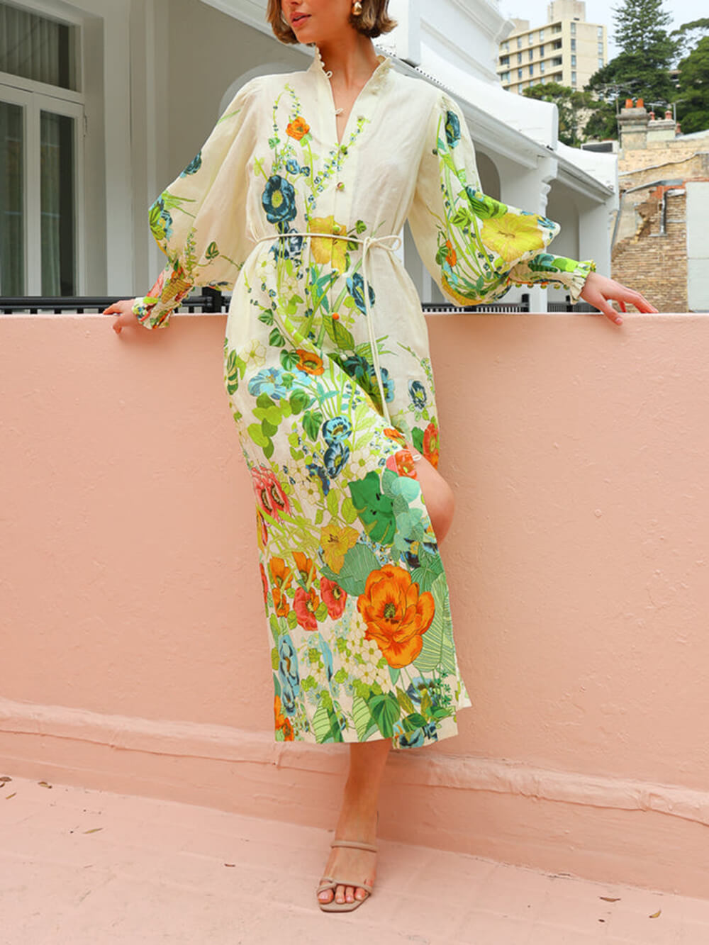 Robe chemise style cardigan crème à manches lanternes et imprimé unique