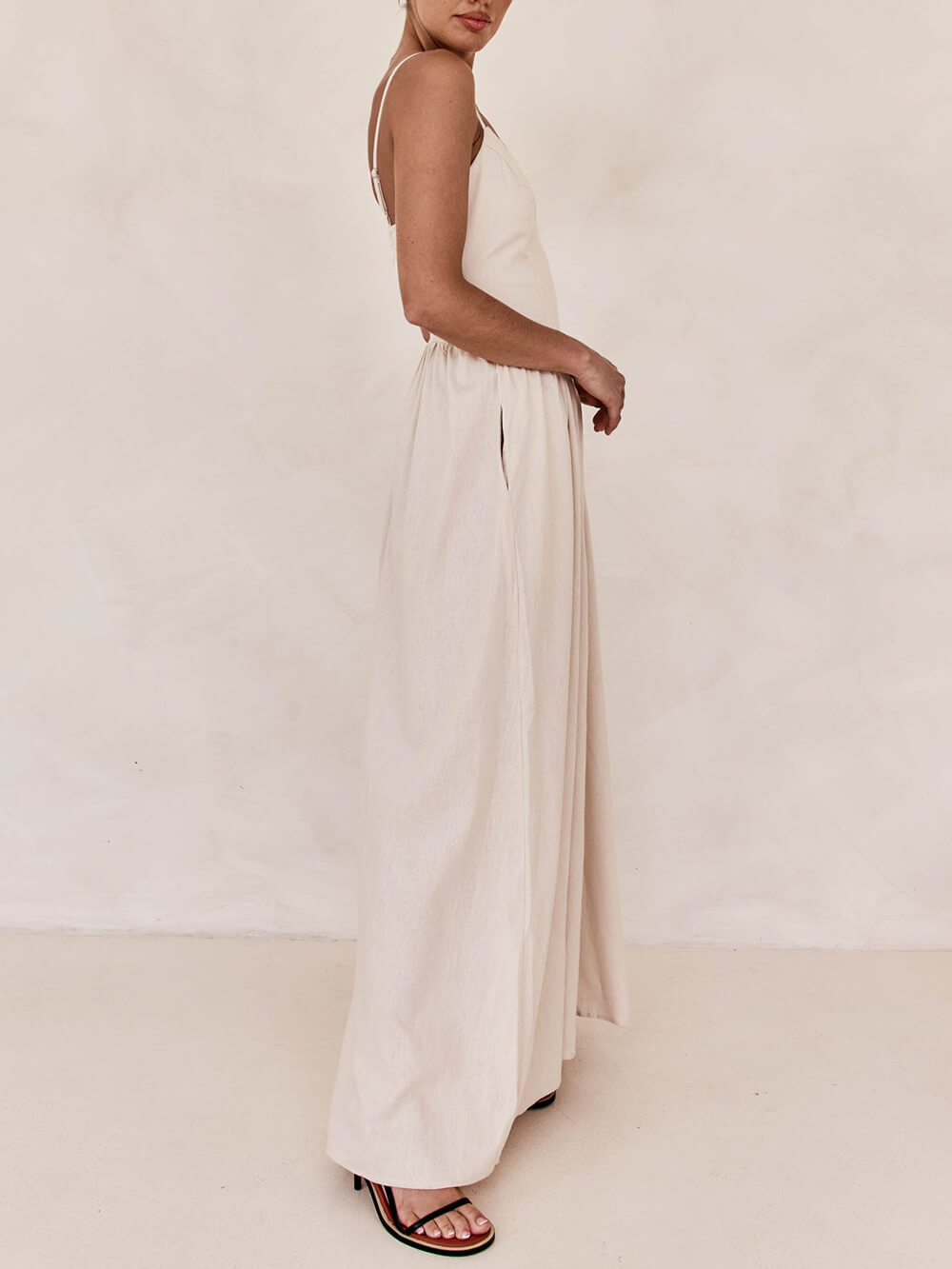 Sunset – Ärmelloses Maxikleid mit Hosenträgern und plissiertem Einsatz