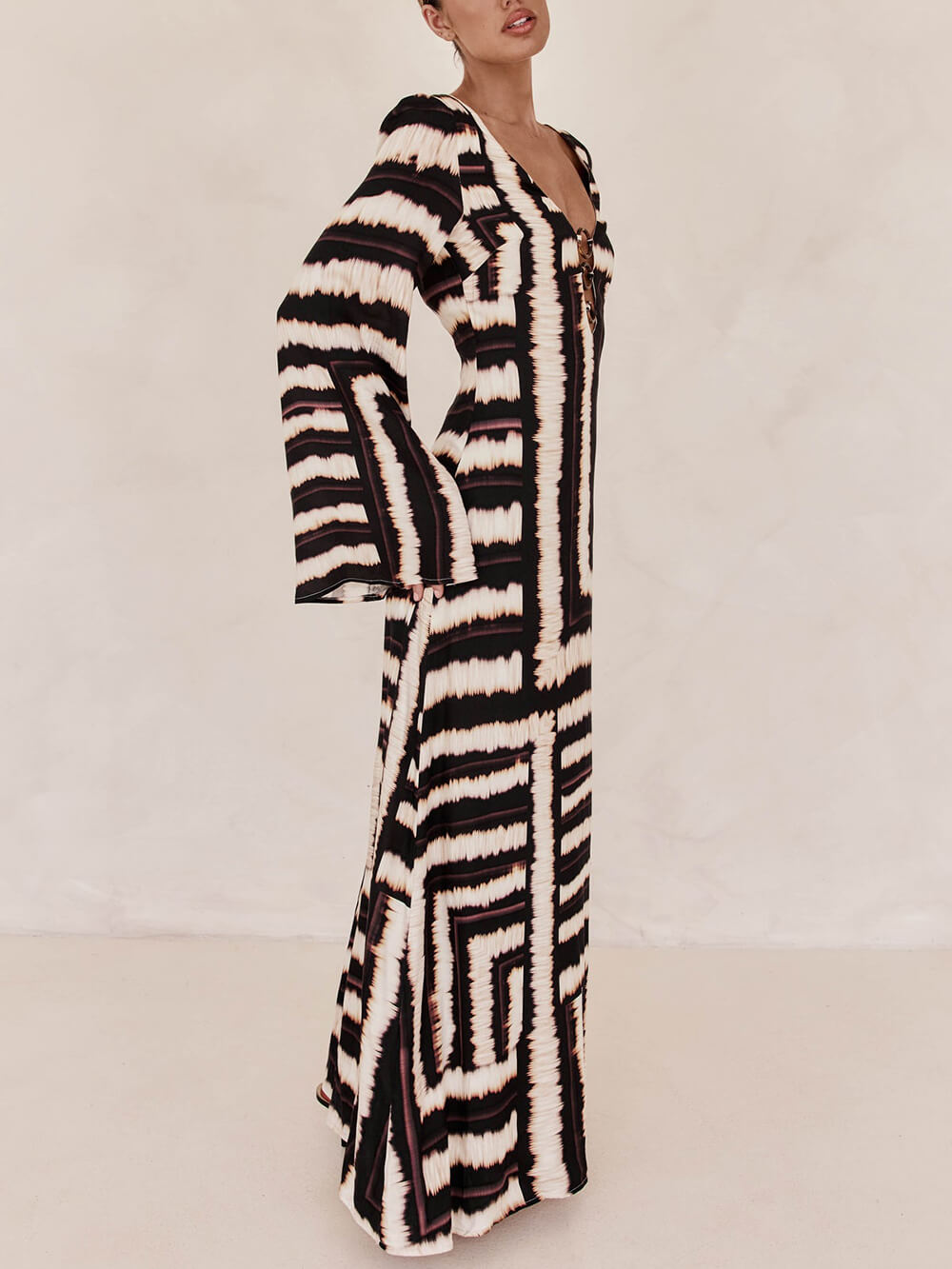 Robe longue imprimée style bohème unique avec anneau noué en V