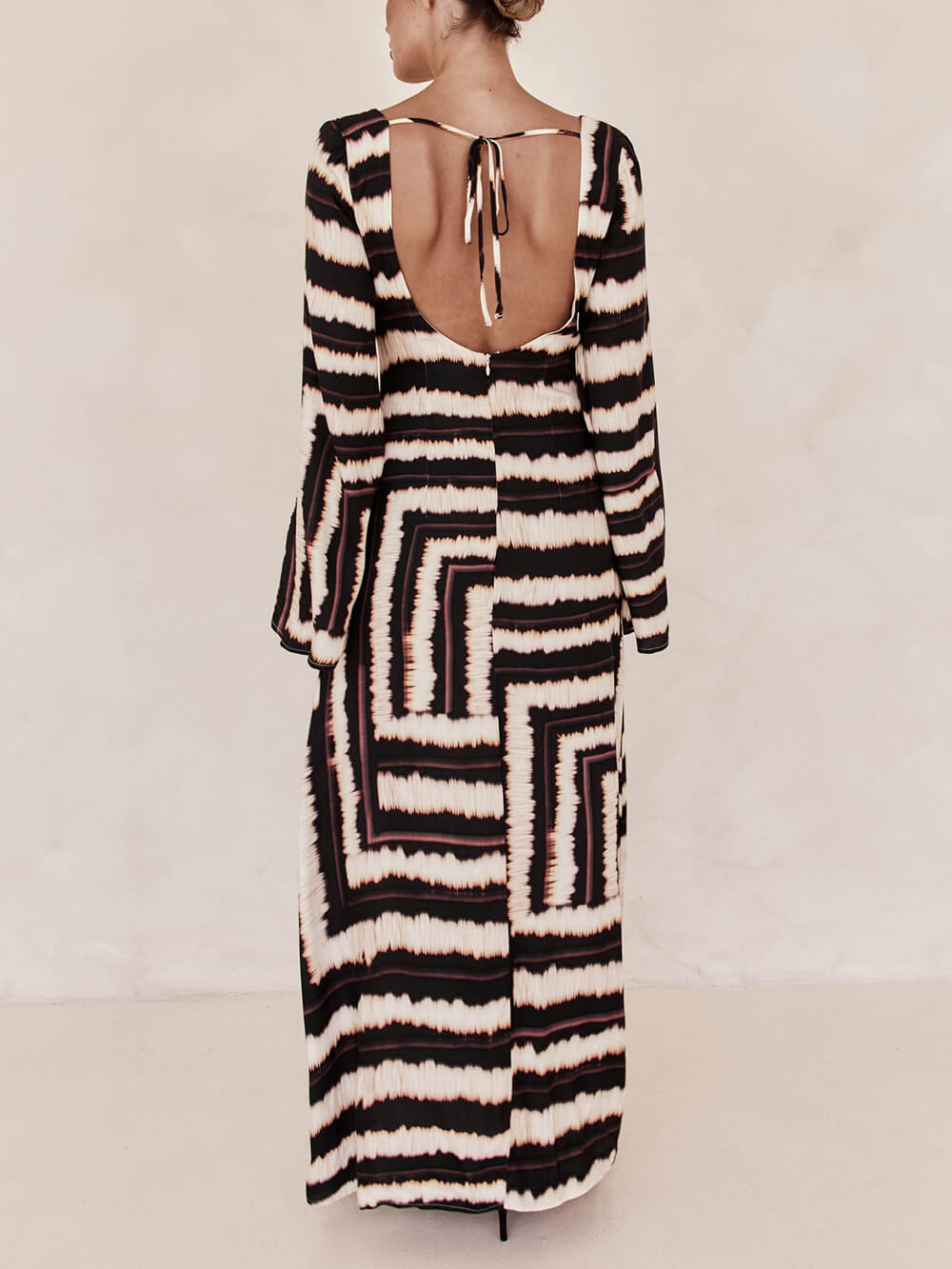 Robe longue imprimée style bohème unique avec anneau noué en V