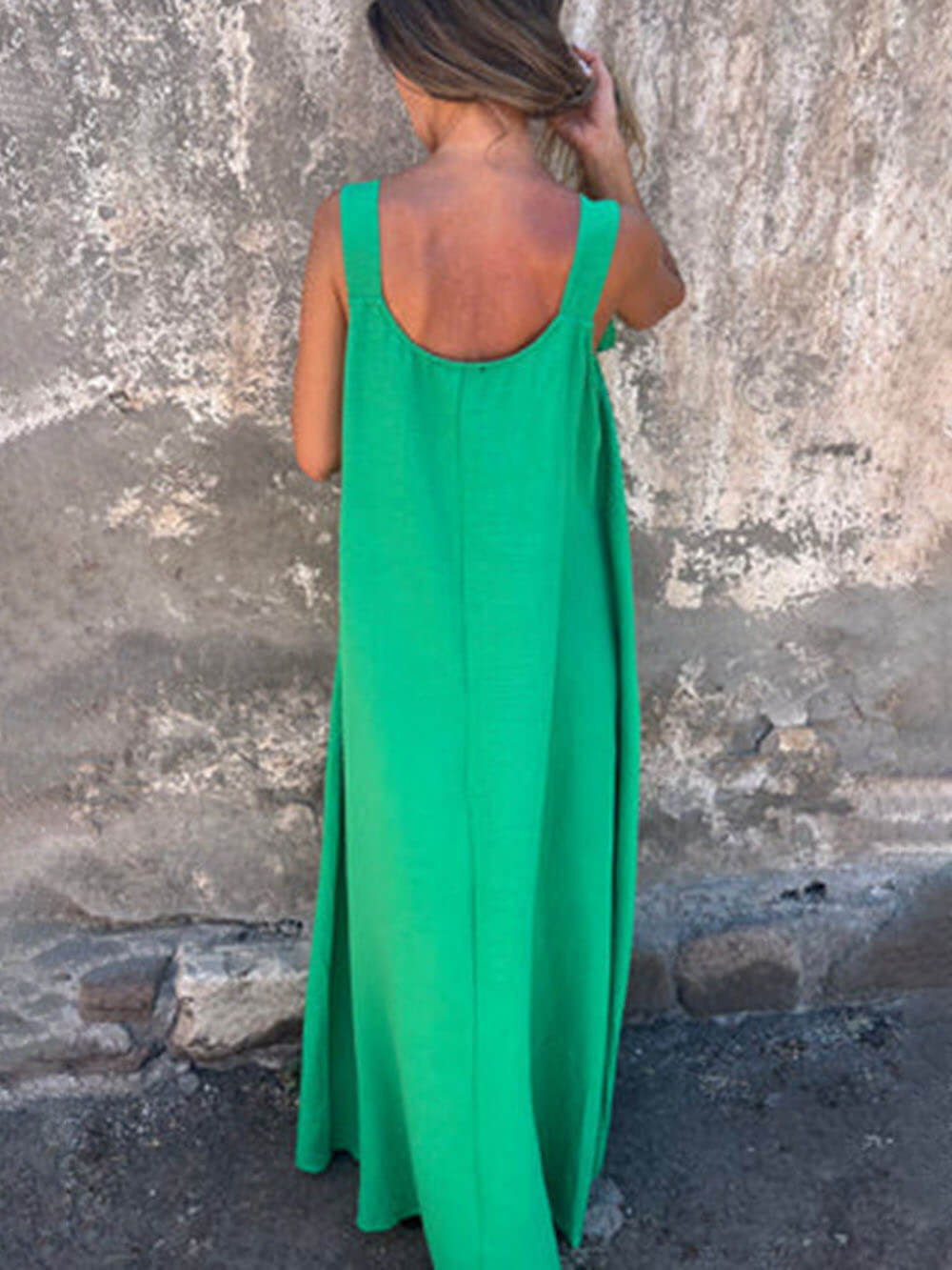 Klassisches, einfarbiges, ärmelloses, lockeres Maxikleid mit Blumenverzierung