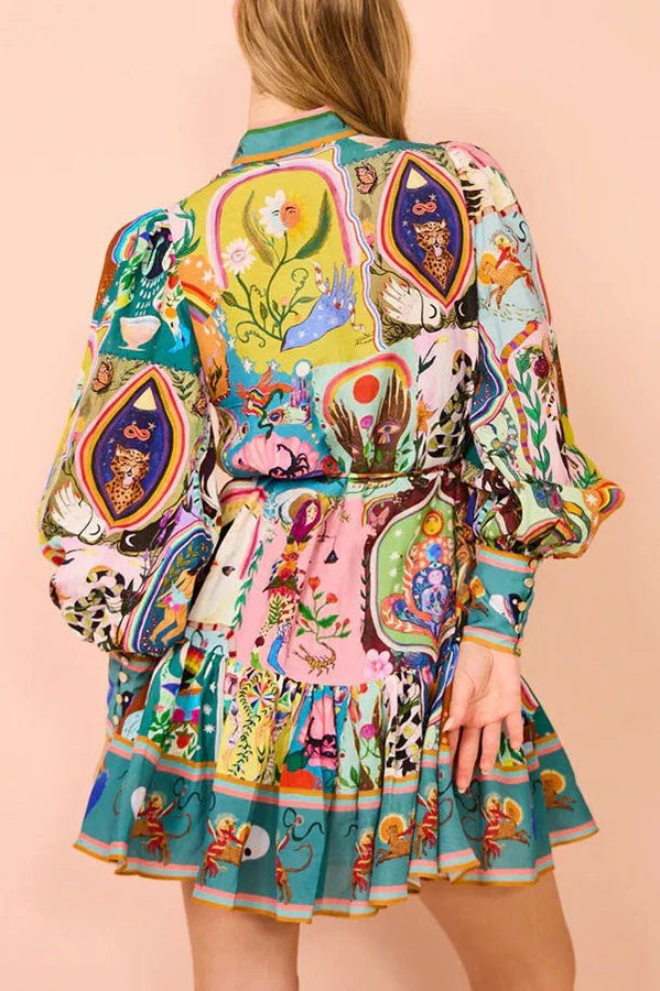 Hauch von Luxus – Minikleid mit einzigartigem Druck und Ballonärmeln und Knopfleiste