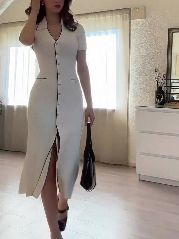 Minimalistisches Strickkleid mit V-Ausschnitt