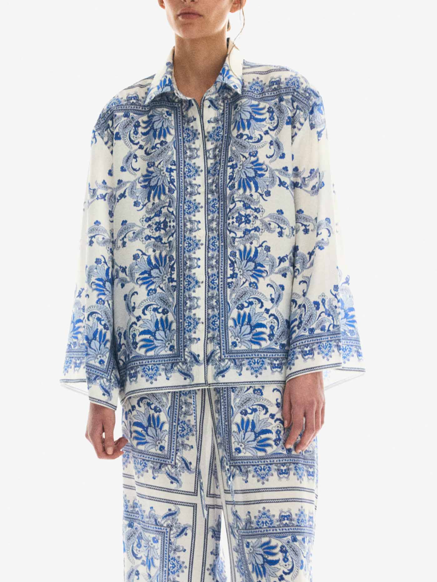 Elegant Porcelain Print Long Sleeve Shirt