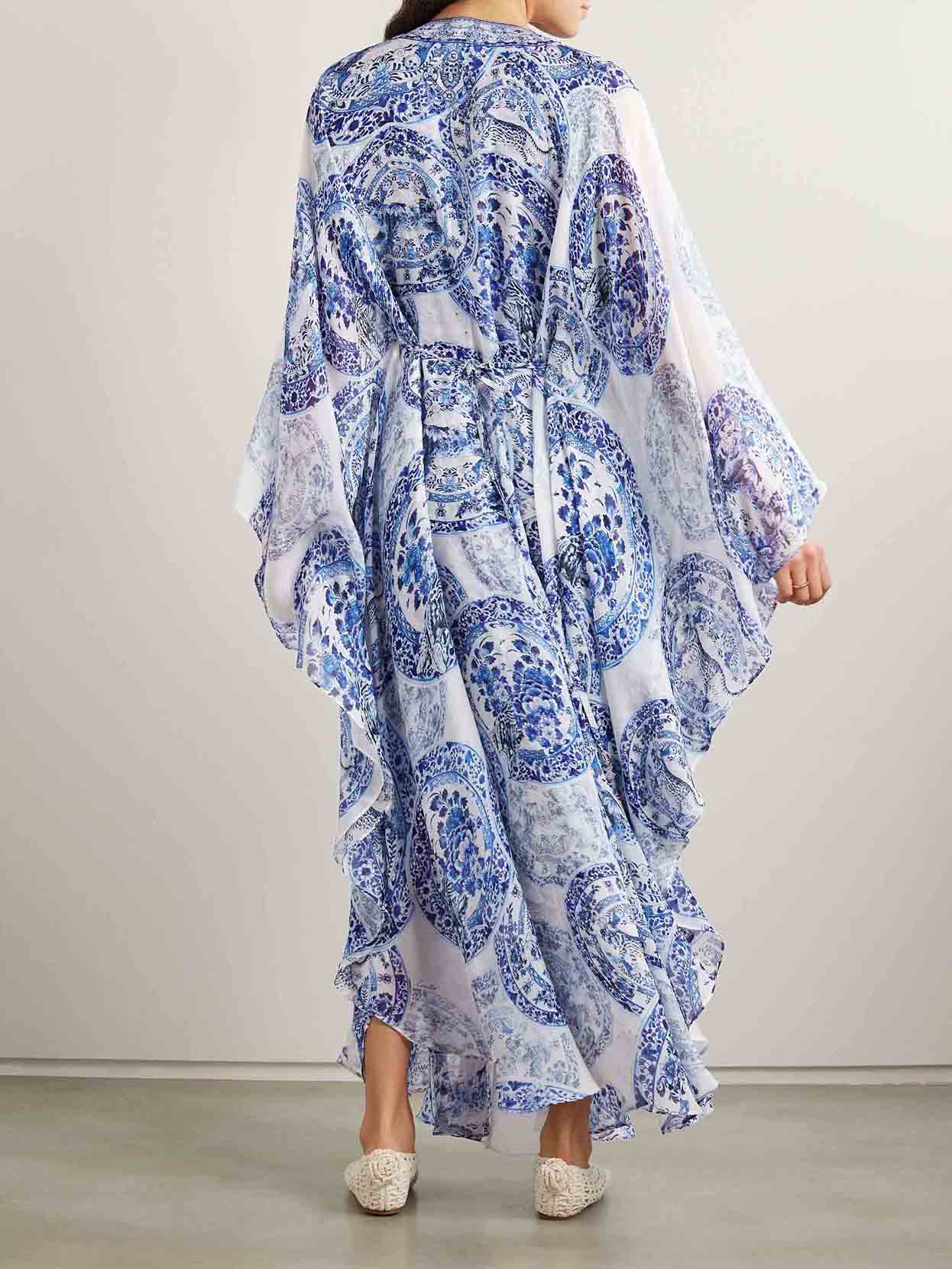 Anspruchsvolles Resort-Maxikleid mit fließendem Blumen- und Leopardenmuster