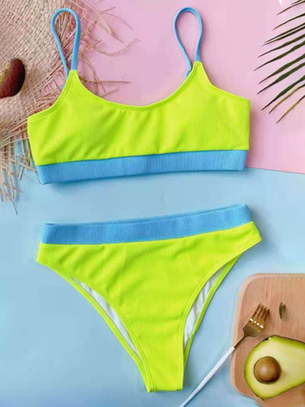 Tanktop mit genähtem U-Ausschnitt und modischem Split-Bikini
