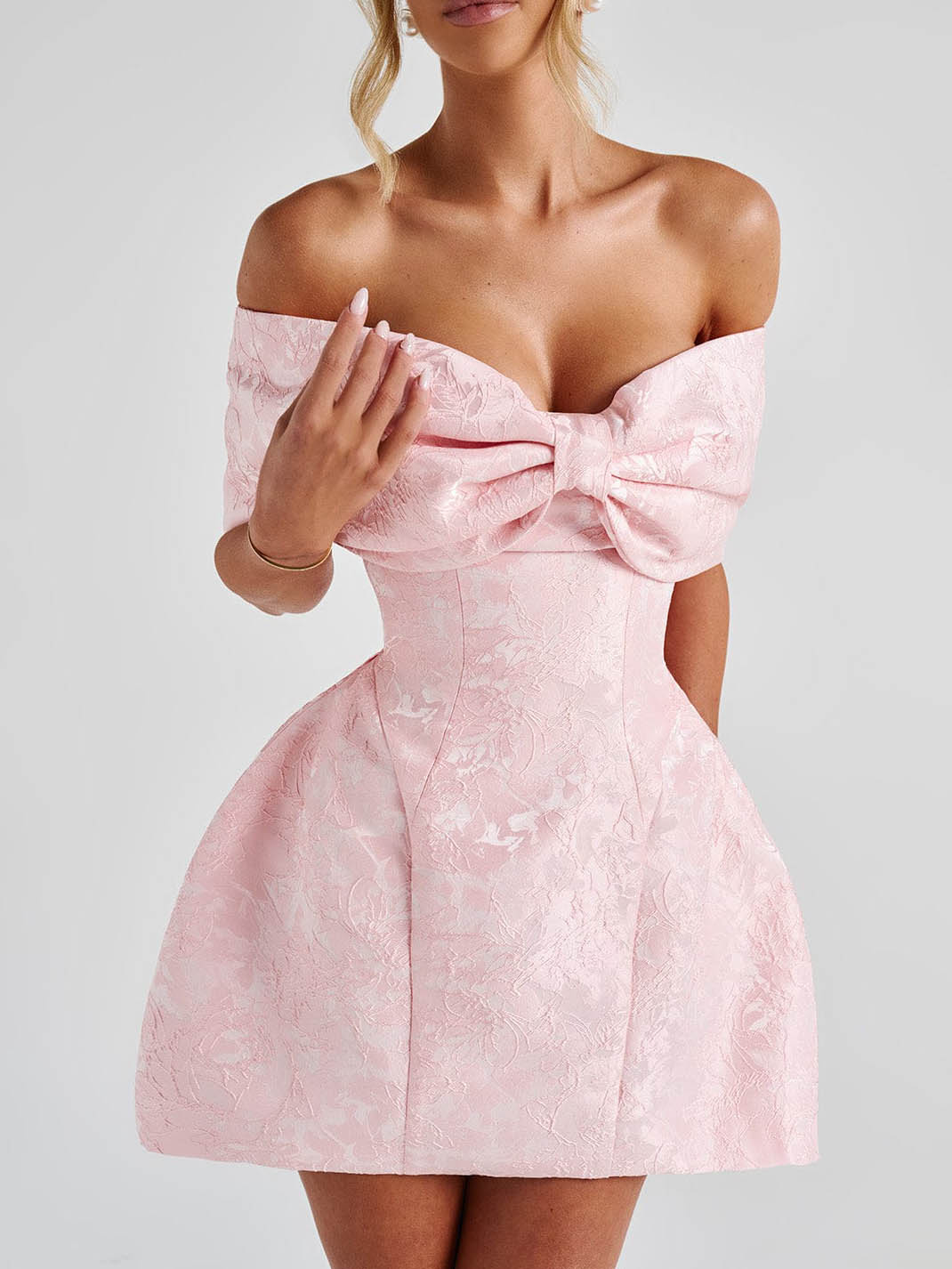 Elegantes schulterfreies Jacquard-Minikleid mit Schleife